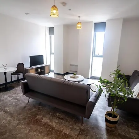 Highpoint Apartment *